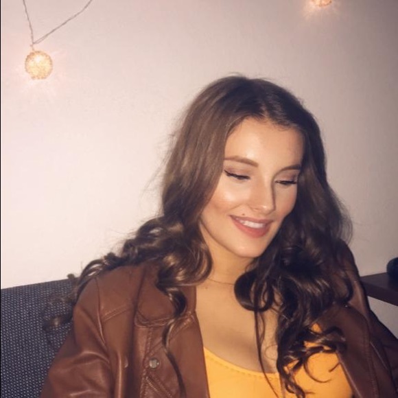 Meet your Posher, Zara - Picture 1 of 1